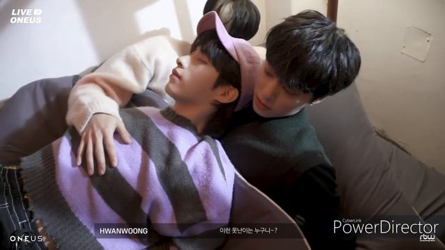 Just ONEUS hyungs against their maknae Xion (w. waruru, stretching, bitting, hitting butt..) смотреть онлайн