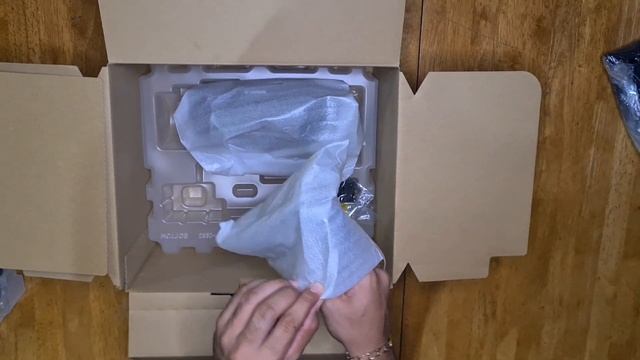 Canon XA75 Unboxing смотреть онлайн