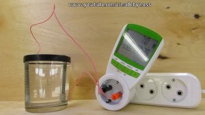 Как же проводит ток дистиллированная вода, водопроводная и электролит