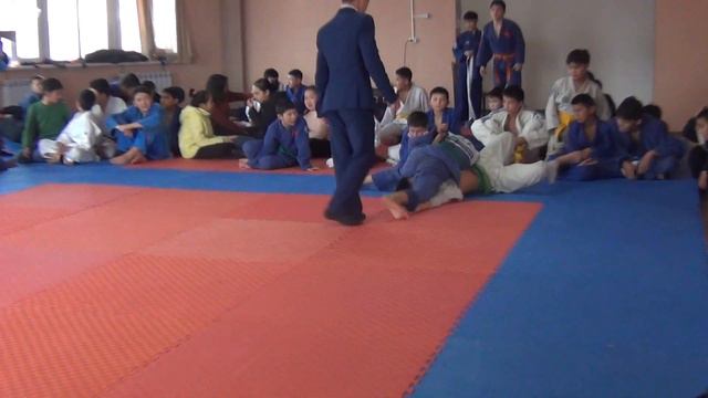 Ахмадбек у Эльзяр vs Исламбеков Мухаммедали смотреть онлайн