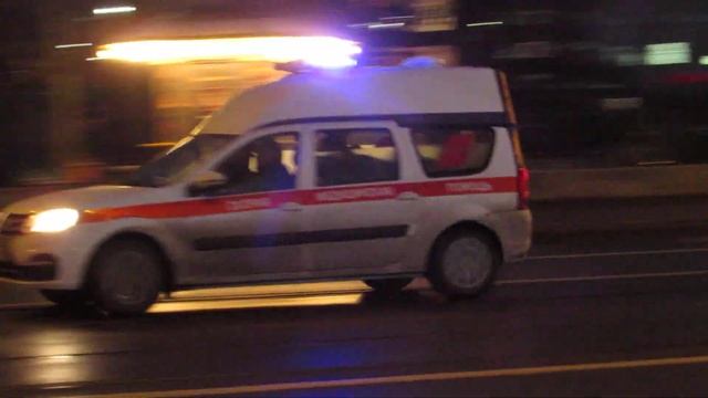 МАЛЕНЬКАЯ ЧАСТНАЯ СКОРАЯ ПОМОЩЬ СПЕШИТ НА ВЫЗОВ смотреть онлайн