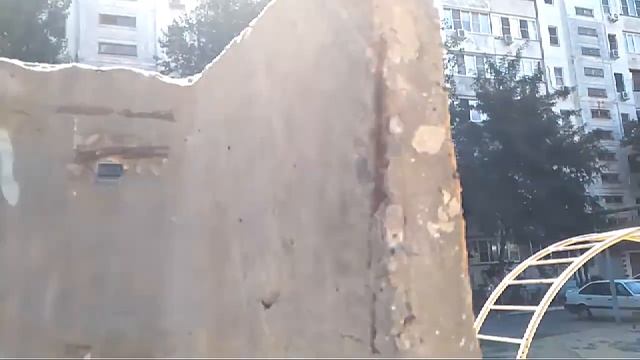 В микрорайоне "Юго-Восток-3" необходимо демонтировать на детских площадках опасные ж/б конструкции. смотреть онлайн