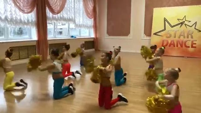 Выступление с помпонами 2019 смотреть онлайн