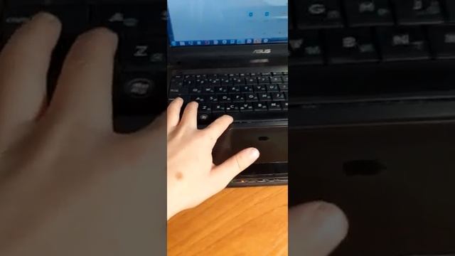 лайфхак как на ноутбуке поменять с русского на английский и обратно смотреть онлайн