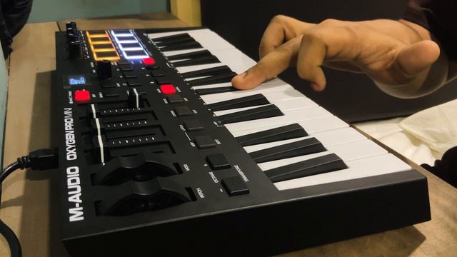 M-Audio OXYGEN Pro mini смотреть онлайн