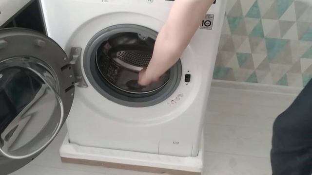 Распаковка - Стиральная машина LG F2J5HS6W смотреть онлайн