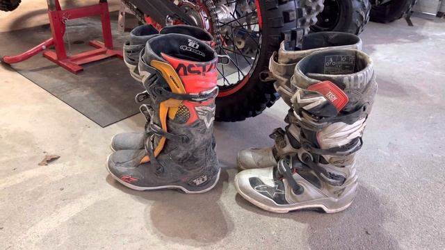 Alpinestars Tech 10 vs Tech 7 смотреть онлайн