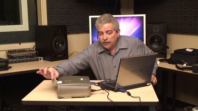 LCD Projector and Laptop смотреть онлайн
