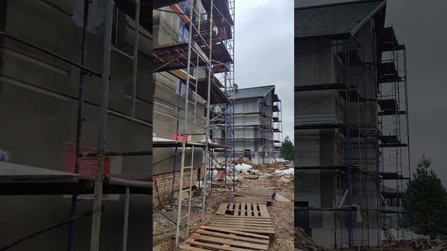 Пенопластовые декоративные элементы на фасадах утеплённых пенопластом. СФТК Мокрый Фасад Baumit