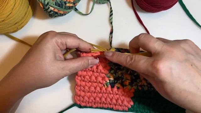 МАСТЕР-КЛАСС О ТОМ, КАК СВЯЗАТЬ КРЮЧКОМ ИМИТАЦИЮ ЛОСКУТНОЙ ТЕХНИКИ! Crochet in the patchwork style! смотреть онлайн