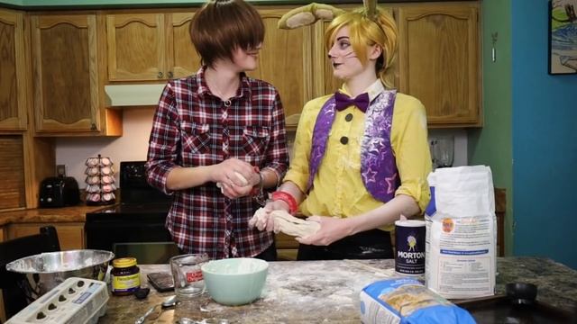 Two Arch-enemies Are Forced To Reconcile Over Pretzels... | Glitchtrap And Henry Cosplays!