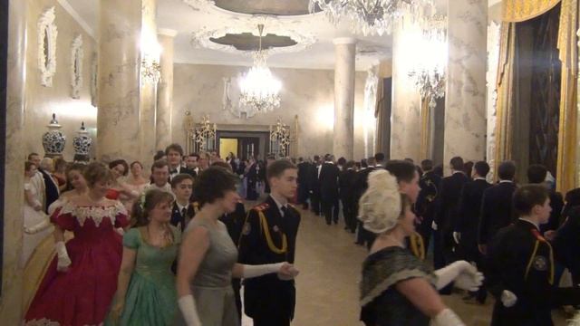 Карнавальная полька на бале "Приглашение в оперетту" студии Балансе смотреть онлайн