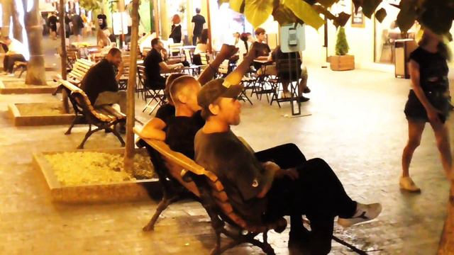 Одесса, лето, Дерибасовская / Odessa, summer, Deribasovskaya street смотреть онлайн