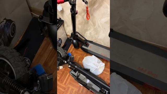 В ремонті Електросамокат KUGOO KIRIN M4 PRO смотреть онлайн