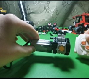 Лего техник мотор V10прокрутит ли его м мотор.?