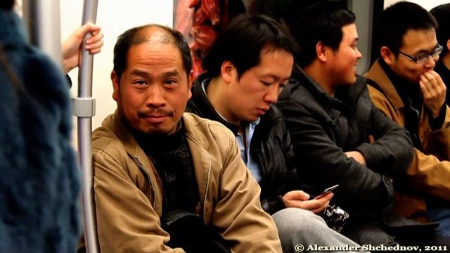 Улыбчивый незнакомец - Funny stranger смотреть онлайн