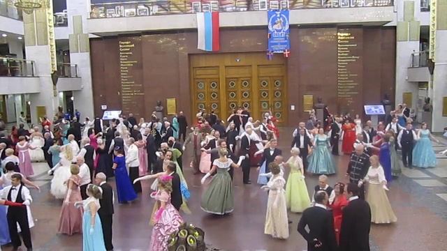 Осенний бал на Поклонной горе 1 декабря 2018 г. Вальс Миньон смотреть онлайн