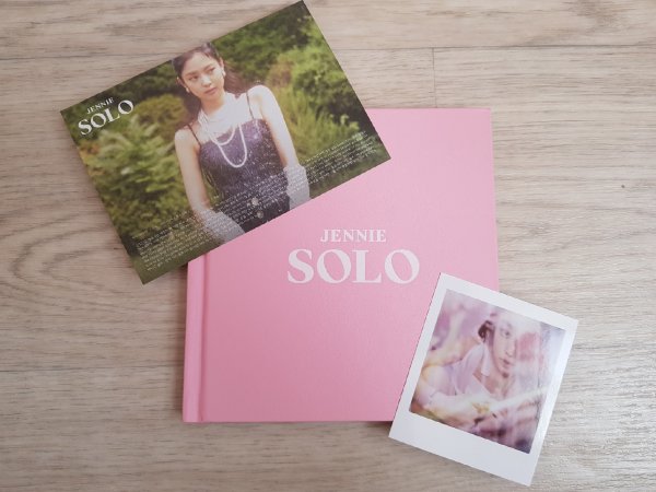 JENNIE (BLACKPINK) - SOLO unboxing