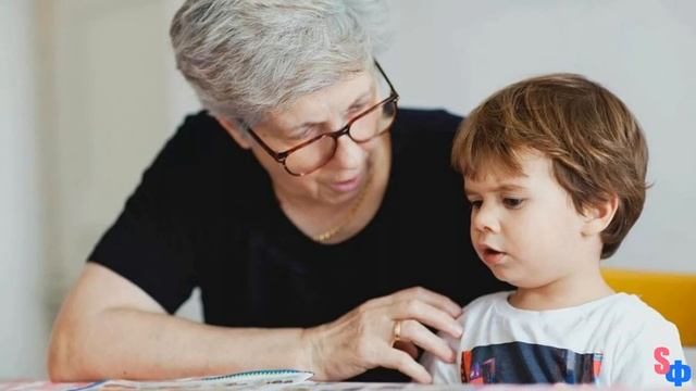 Игра в прятки Бабушка вынуждена скрываться от дочери и внуков смотреть онлайн