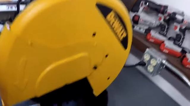 GMIC 22 Dewalt: Heavy Duty Chop Saw at www.TexasBid.com смотреть онлайн