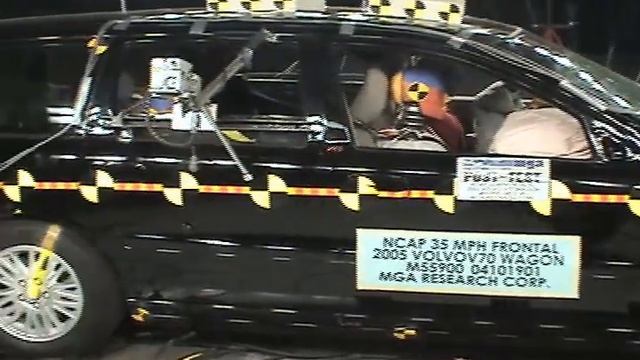 Volvo V70 | 2005 | NCAP Frontal Crash Test By NHTSA (18)