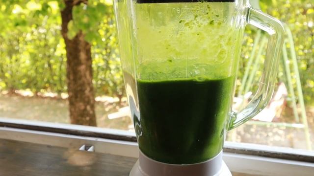 Пробую программу очищения Энтони Уильяма из книги "Секрет щитовидки". Сок сельдерея, лимонная вода. смотреть онлайн