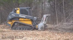 Работа мульчера на мини погрузчике при расчистке участка в Краснодаре