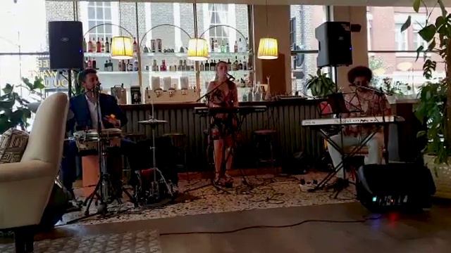 Luisa Santiago Trio (Latin Music) смотреть онлайн