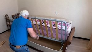 Ремонт дивана_ сломалась ламель(планка, рейка). Меняется легко и просто.