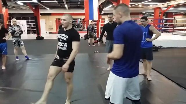 Как освободить ногу при захвате ее соперником. Мастер-класс по ММА от Владимира 