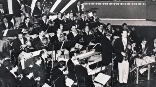 Stan Kenton & His Orchestra with Jesse Price 1944 "I Know That You Know" from "Spotlight On Drums" смотреть онлайн