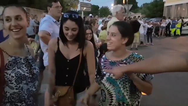 Жизнь по французски: Во Дают жару ФРАНЦУЖЕНКИ! У Нас НЕЧЕГО ЕСТЬ | САЛЮТ в ПРОВАНСЕ смотреть онлайн
