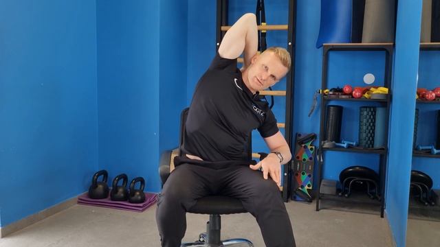 Stretching w pracy na siedząco w 5 minut - szybkie rozciąganie смотреть онлайн