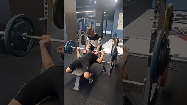 растет #качалка #gym #спорт #школьник #тяжелаяатлетика #жимлёжа смотреть онлайн