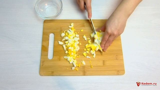 Салат «Юлия» — Праздничный салат с куриным филе и ананасами смотреть онлайн