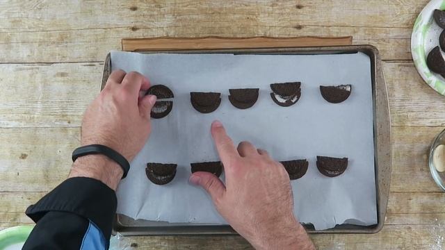 How to Make Cookie Monster Cookies Using Oreos смотреть онлайн