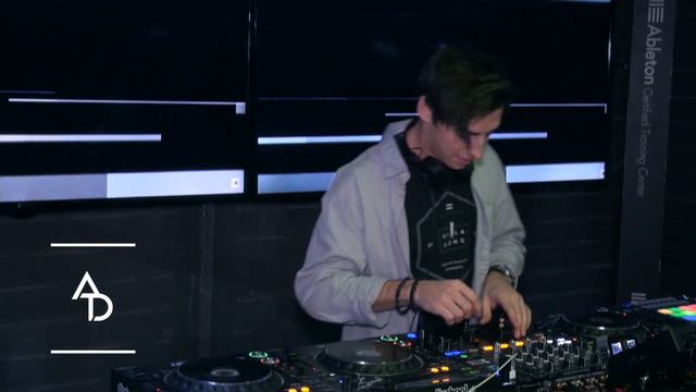Ale Daietti | Tech House Set смотреть онлайн