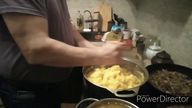 МАМАЛЫГУ ?готовит Мужщина У МЕНЯ НА КУХНЕ! Быстро и вкусно . смотреть онлайн