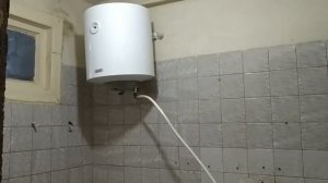 Ванная комната, сбиваю старую плитку, подготовка стен.