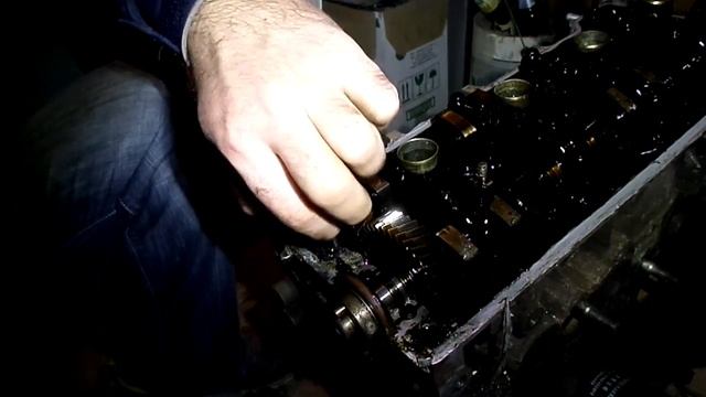 53 Снятие передней крышки впускного распредвала двигателя Джили МК копия двгателя TOYOT A4 FE смотреть онлайн