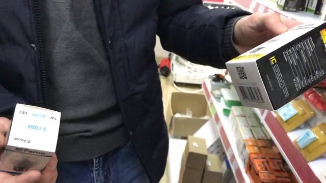 Выбор ламп для освещения комнаты между светодиодной и простой со стандартным цоколем - от Алексея # смотреть онлайн
