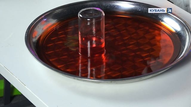 Этот физический эффект заставляет воду течь вверх! Расскажет профессор Евгений! смотреть онлайн