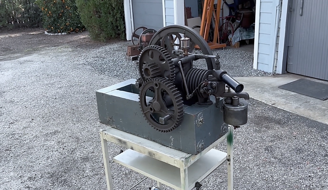 Запуск двигателя 1910 года (рабочий цикл 8 тактов) смотреть онлайн