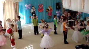 полька жуков и бабочек