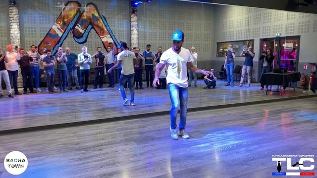 Ronald Castro (Ronald y Alba) [? Esa mujer] Bachata Men Styling смотреть онлайн