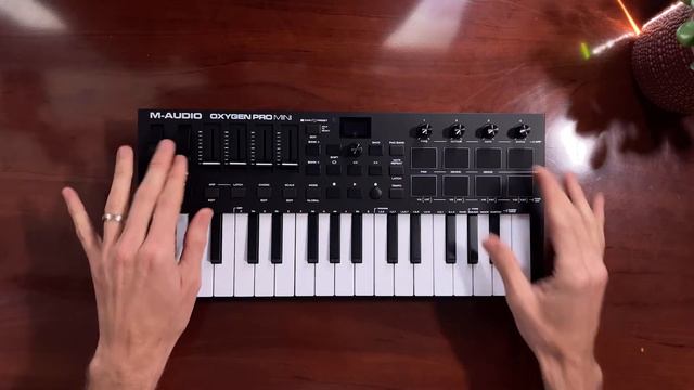 Best Portable Midi Keyboard / Controller For Travel // Unboxing Of The M-audio Oxygen Pro Mini