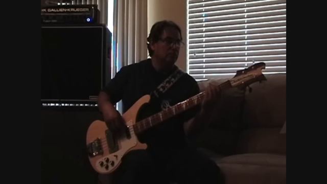 Rickenbacker Bass, George Harrsion, Beatles, Something, Abbey Road, Bass Cover смотреть онлайн