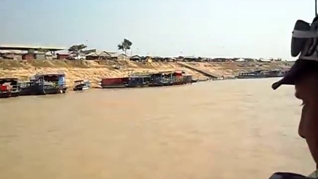 Путешествие по озеру Тонлесап в Камбодже. 26 января 2015 года. смотреть онлайн