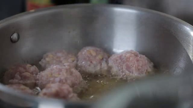 Тальятелле с фрикадельками в томатном соусе