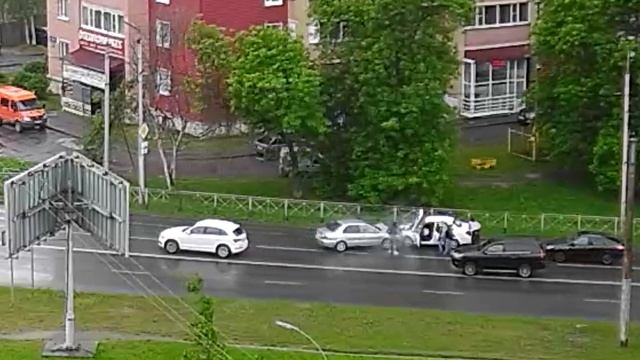 Лобовое столкновение. Чернышевского - Старое шоссе (03.06.2023 в 12.53) смотреть онлайн